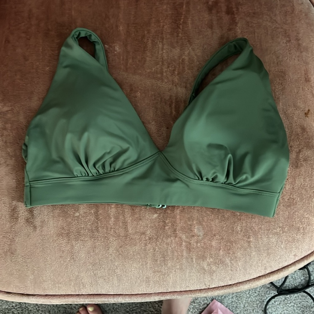 Green bikini - Picture 2 of 4